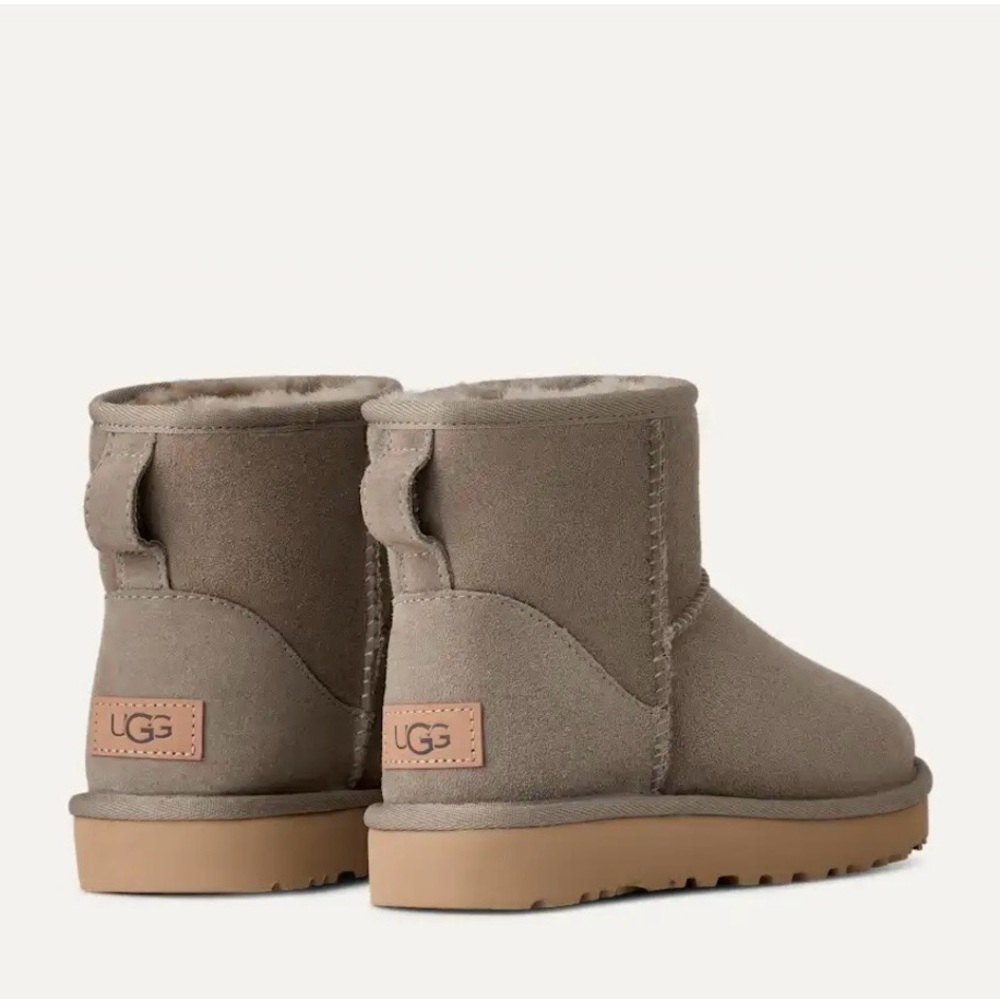 UGG classic mini II boots size 9